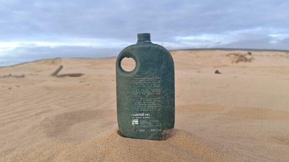 Champú Brut 33, Frabergue, vintage, contaminación marina, aqueología plástica