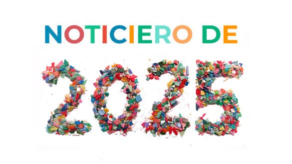 El colorido texto reza "Noticiero de 2025", con los números "2025" formados por pequeños fragmentos de plasticariano multicolor sobre fondo blanco.